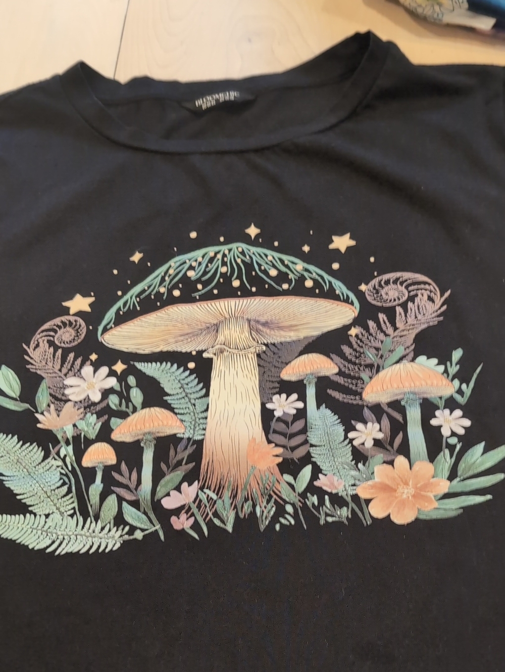 BloomChic Black Basic Crewneck Tee